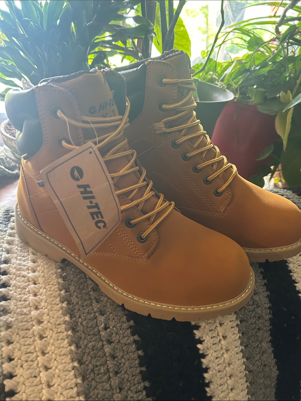 Hi-Tec Men’s Tan Lace-Up Steel Toe Boots